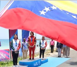 JUEGOS CC. TACHIRENSE PAOLA PÉREZ ORO EN AGUAS ABIERTAS