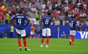 DURAS CRITICAS DE LA PRENSA FRANCESA A SU SELECCIÓN