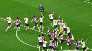 LA BANDA INGLESA SACÓ DE LA CARRERA A MÉXICO