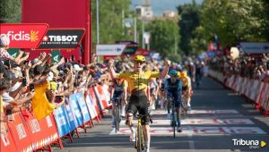 VUELTA A ESPAÑA. MATTHEW SORPRENDE EN EL SPRINT. AULAR VUELVE A FIGURAR