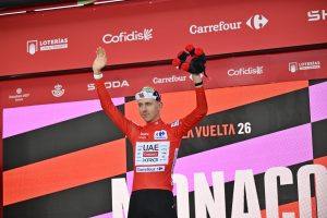 ¡INTRATABLE! TADEJ FIRMA TRIPLETE DE VICTORIAS