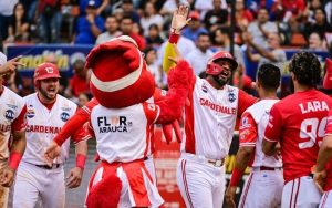 CARDENALES VUELA EN LA SEGUNDA SEMANA DE LA PELOTA CRIOLLA